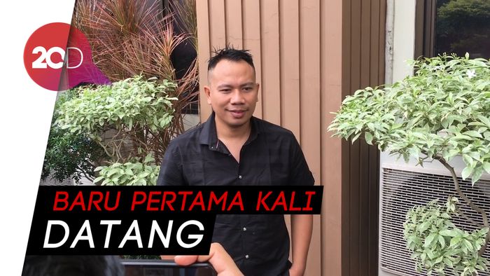 Vicky Prasetyo Hadiri Sidang Perceraian, ke Mana Angel Lelga?