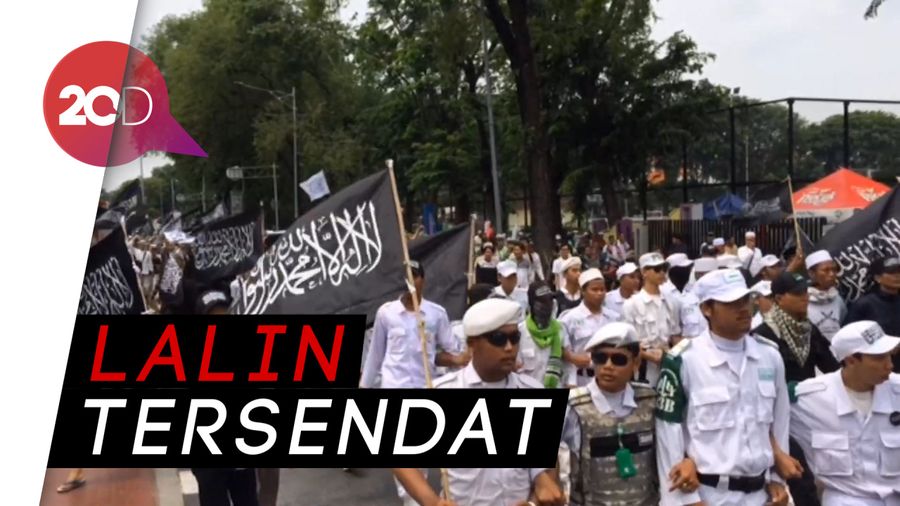 Dari Istiqlal, Massa Aksi 211 Long March ke Istana