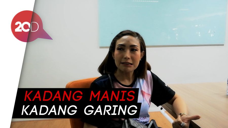 Momen Manis Pahit Ayu Dewi Hidup Bersama Suami
