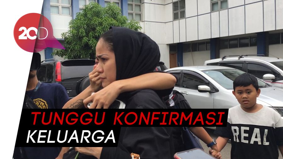 Jenazah Pretty Asmara akan Dimakamkan di Jawa Timur