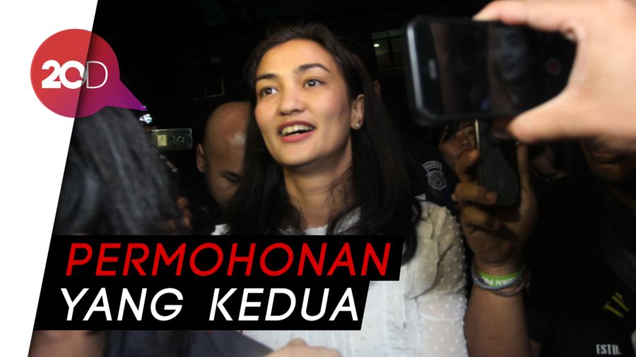 Atiqah Hasiholan Upayakan Ratna Sarumpaet Jadi Tahanan Kota