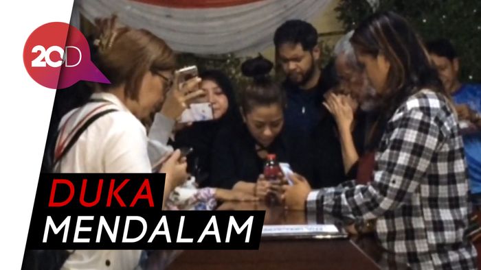  Isak Tangis Warnai Penyerahan 17 Jenazah Lion Air