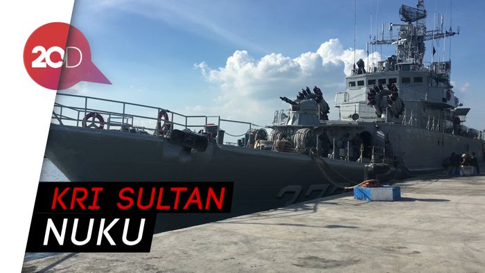 Melihat Kapal Perang Pembawa Rupiah ke Pulau Terpencil
