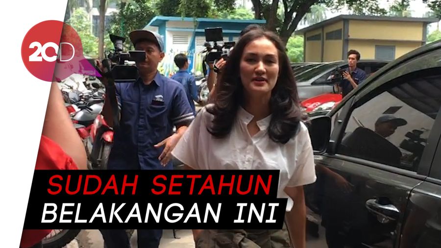 Atiqah Hasiholan Akui Ratna Sarumpaet Depresi