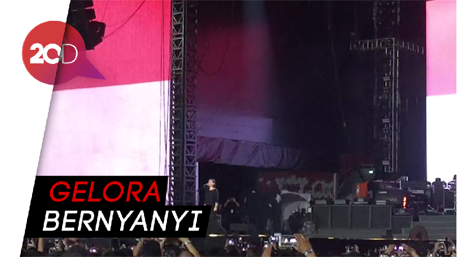 Kikan Pandu Penonton Guns N Roses Nyanyikan Indonesia Raya