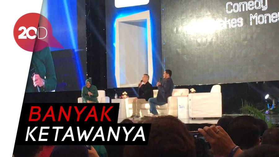 Gaya Lucu Risma Jadi Moderator Comedy Makes Money