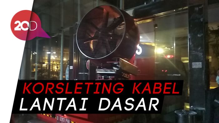 Kebakaran di Pejaten Village Diduga Akibat Korsleting Listrik