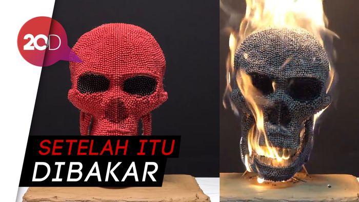 Keren! Tengkorak Ini Terbuat dari 10.000 Batang Korek Api