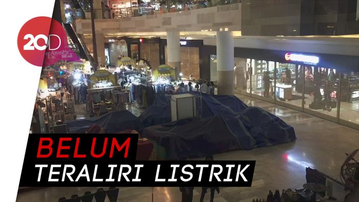 Pasca-Kebakaran, Beberapa Toko di Pejaten Village Tutup
