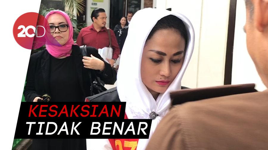 Tangis Sisca Dewi Saat Proses Persidangan Berlangsung