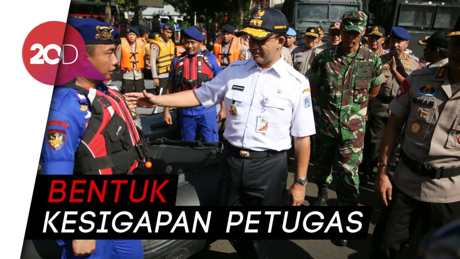 Anies Cek Kesiapan Tanggap Banjir di Polda Metro 