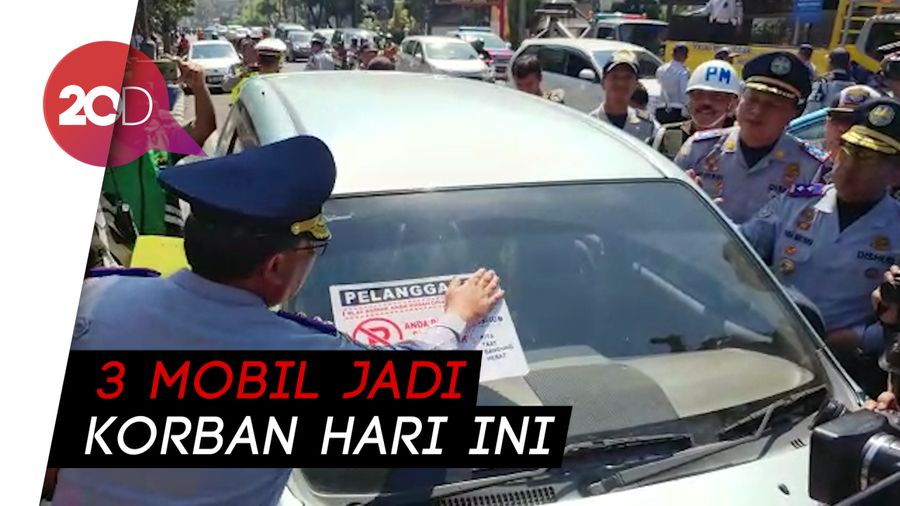 Cabut Pentil Mobil Parkir Sembarangan di Bandung Mulai Berlaku!
