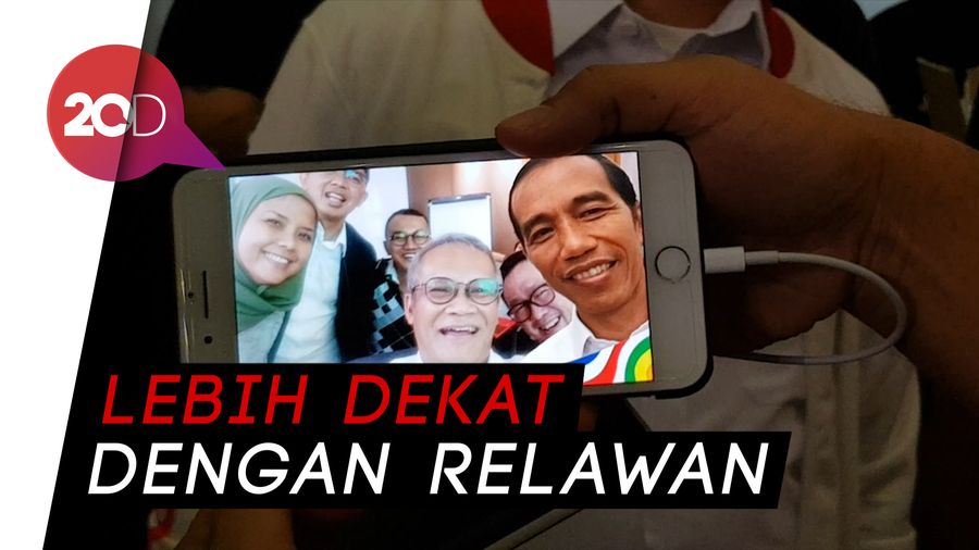 Cekrek! Lewat Aplikasi Ini, Kita Bisa Selfie Bersama Jokowi