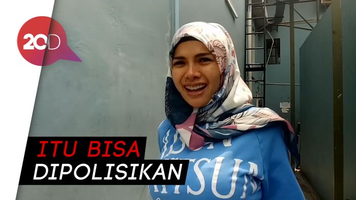 Nikita Mirzani Sayangkan Vicky Gerebek Rumah Angel Lelga