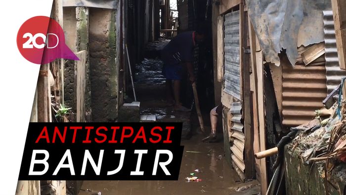 Anies Ajak Warga Bikin Resapan Air di Rumah