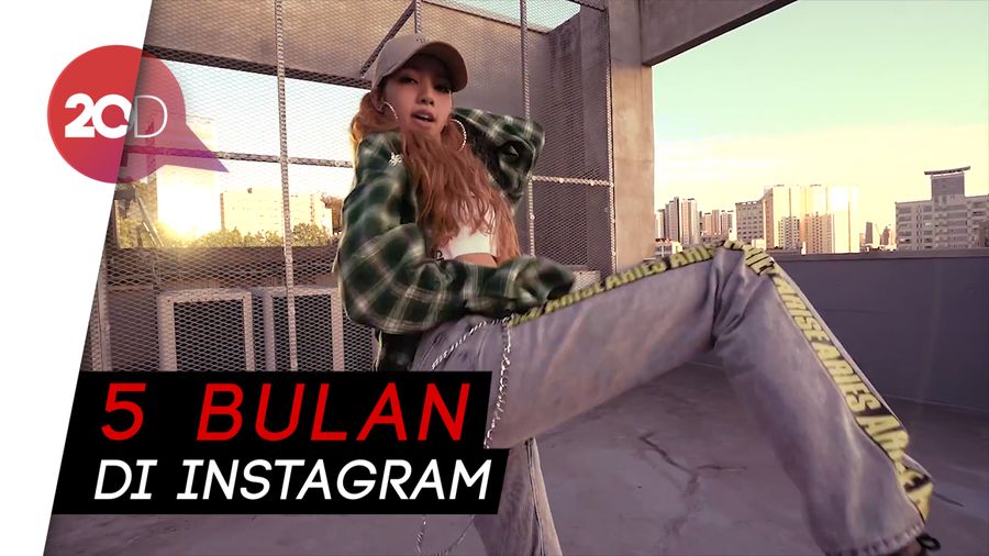 Lisa BLACKPINK Jadi Artis Korea Tercepat Capai 10 M Followers