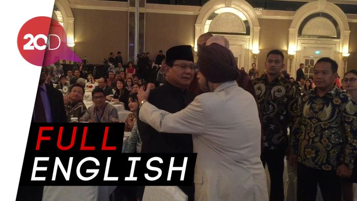 Prabowo Berbusana Beskap dan Pidato Pakai Bahasa Inggris  