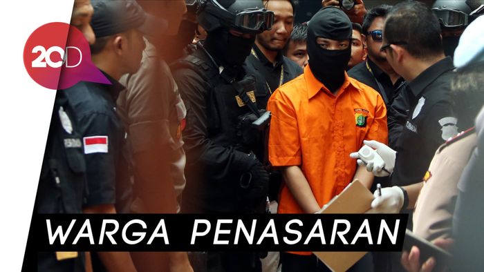 Rekonstruksi Pembunuhan Keluarga di Bekasi Jadi Tontonan Warga
