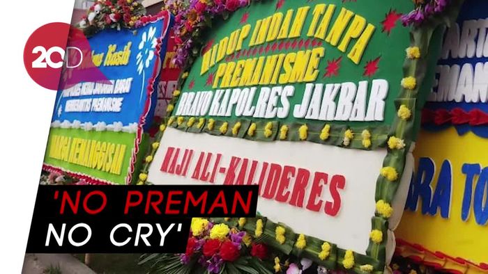 Hercules Ditangkap, Warga Ramai Kirim Karangan Bunga ke Polisi