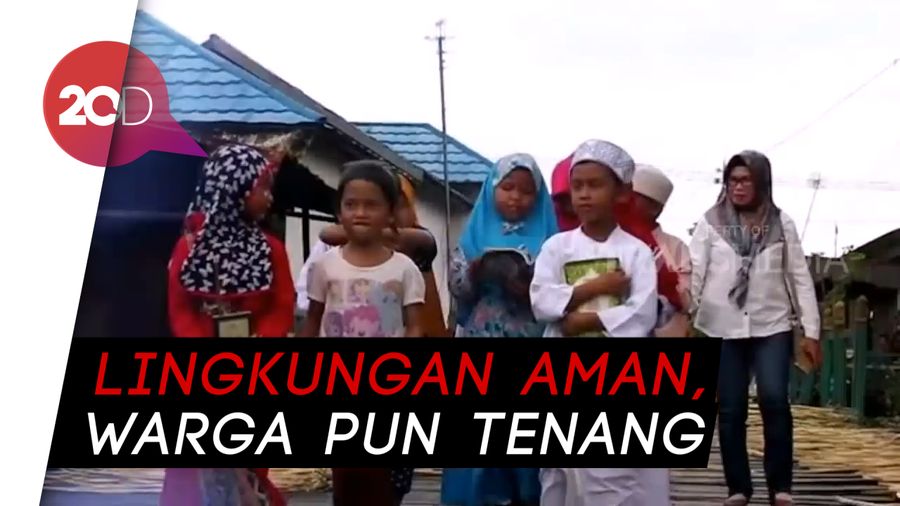 Cuma di Sini, Pos Polisi Terapung Plus Tempat Mengaji