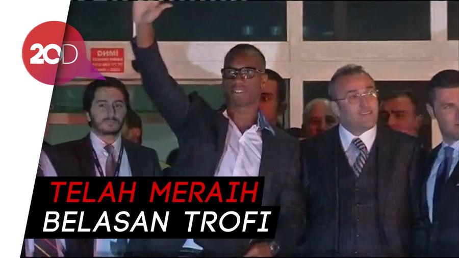 Drogba Resmi Gantung Sepatu