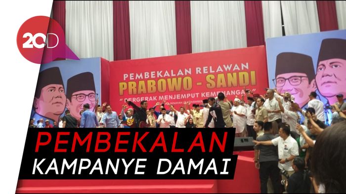 Relawan Prabowo-Sandi Menyemut di Istora Senayan