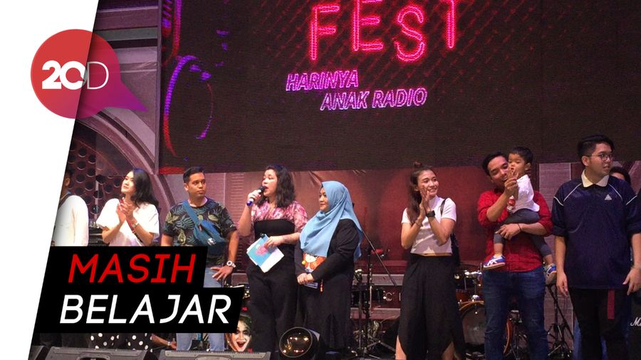 Tampil Berhijab, Tike Priatnakusumah Berusaha Istikamah