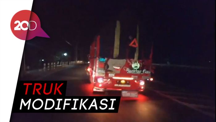 Fenomena Truk Bergoyang di Probolinggo