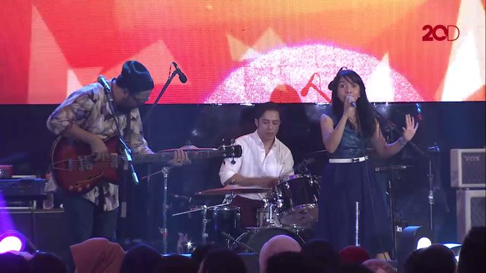 Swinging Friends Surabaya Bernyanyi Happy Bareng Mocca