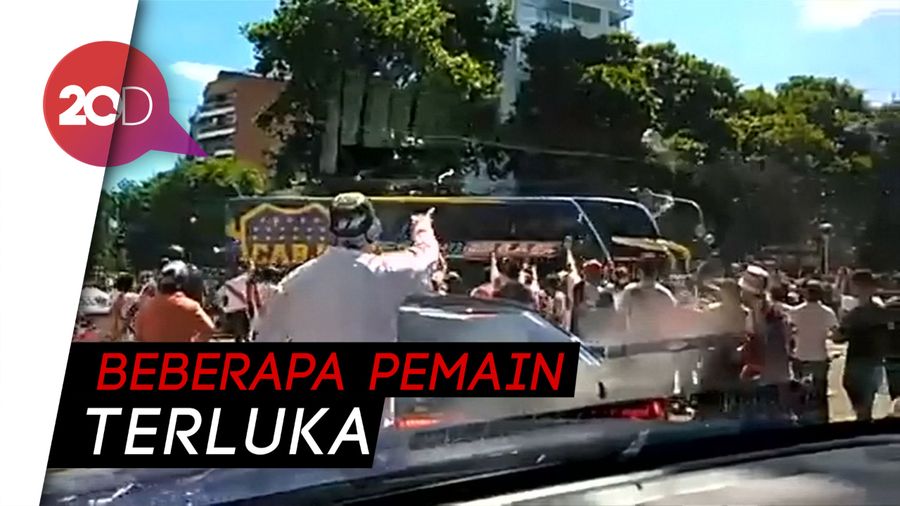 Bus Boca Juniors Diserang, Final Copa Libertadores Ditunda