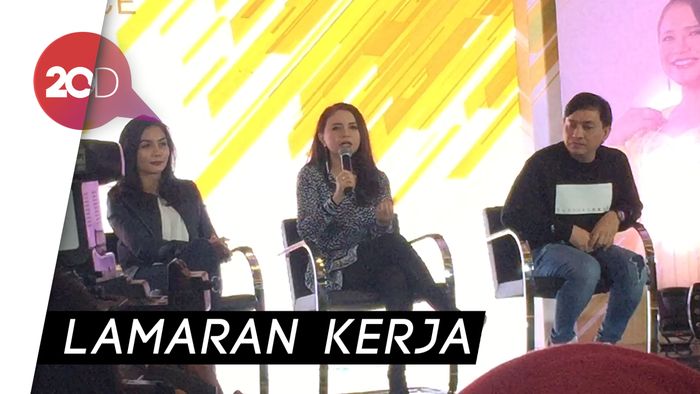 Digosipkan Diam-diam Lamaran, Ini Jawaban Rossa