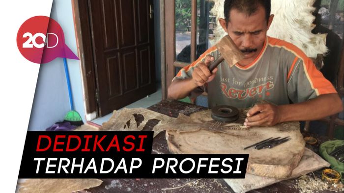 30 Tahun Konsisten Jadi Pengrajin Wayang Kulit