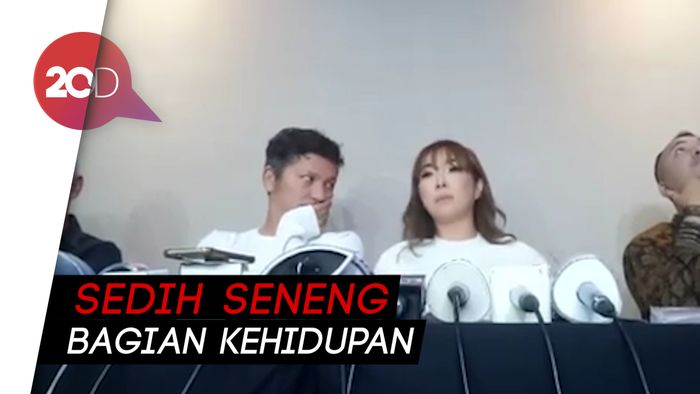 Ekspresi Gading Marten Saat Ditanya Masih Cinta