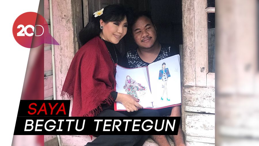 Mengharukan! Anne Avantie Datangi Difabel yang Jago Rancang Busana
