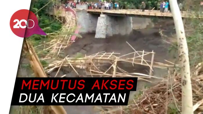 Jembatan di Probolinggo Lenyap Diterjang  Banjir Lahar Bromo