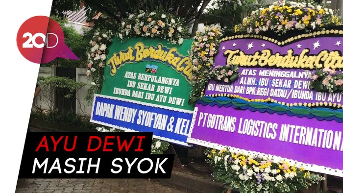 Jenazah Ibunda Ayu Dewi Akan Dimakamkan Besok Pagi
