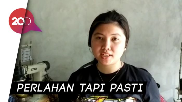 Kisah Dwi, dari Buruh Pabrik Kini Jadi Juragan Wig