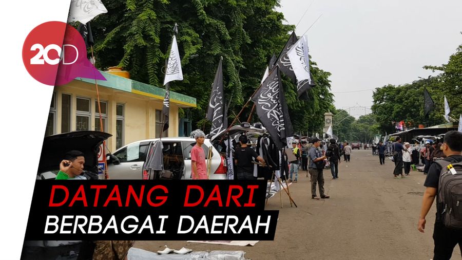 Jelang Reuni 212, Penjual Atribut Mulai Ramaikan Istiqlal