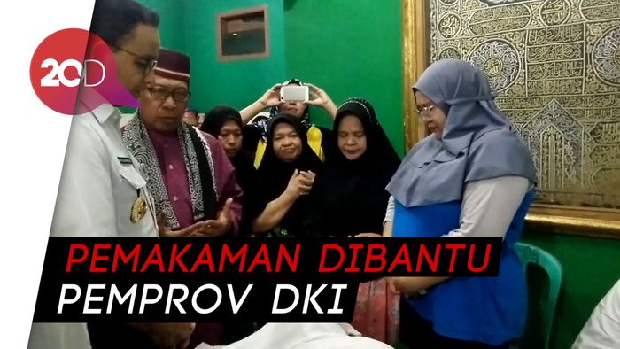 Anies Melayat ke Kediaman Peserta Reuni 212 yang Meninggal Dunia