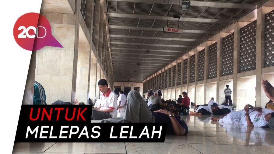 Usai Reuni 212, Banyak yang Rebahan di Istiqlal