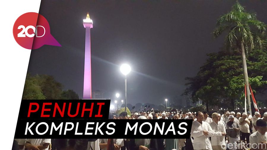 Usai Salat Subuh di Istiqlal, Peserta Reuni 212 Menuju Monas 
