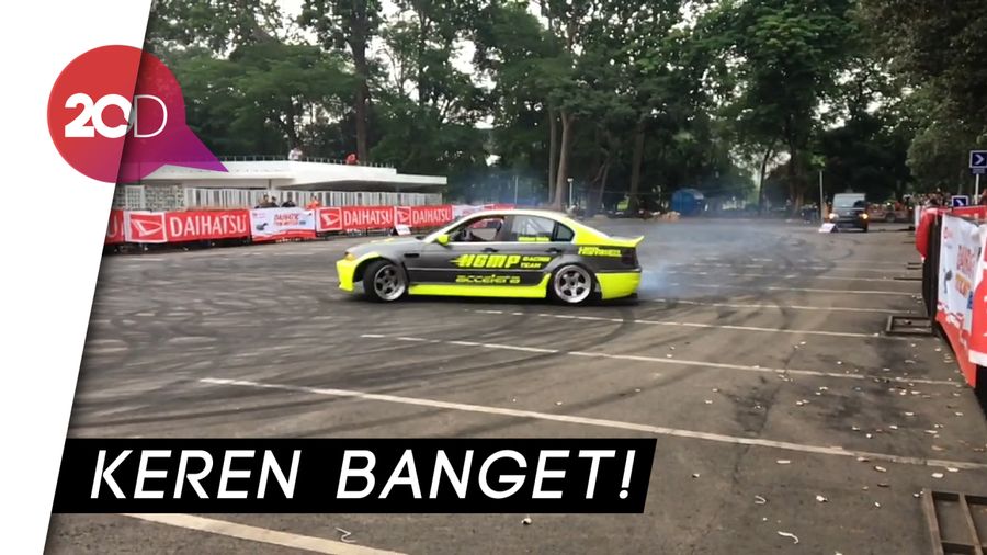 Aksi Mendebarkan Mobil Ngesot di Indonesia Automodified