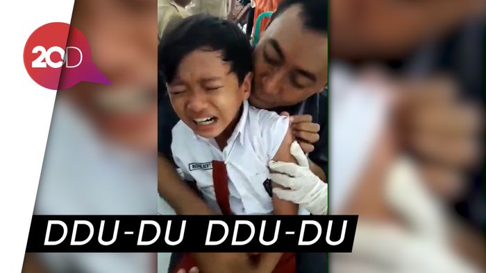 Ngakak! Lihat Ekspresi Bocah SD Ini Nyanyi Lagu BLACKPINK Saat Disuntik