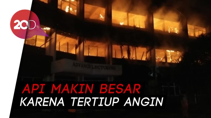 Si Jago Merah Lahap Habis Kampus Tertua di Jombang