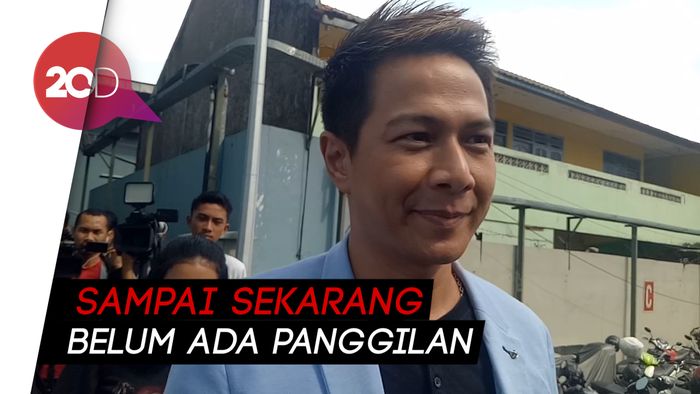 Delon Harap Yeslin Tak Masukkan Gugatan Cerai ke PN Jakpus