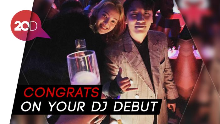 Pose Akrab Seungri BIGBANG dengan Hyoyeon SNSD
