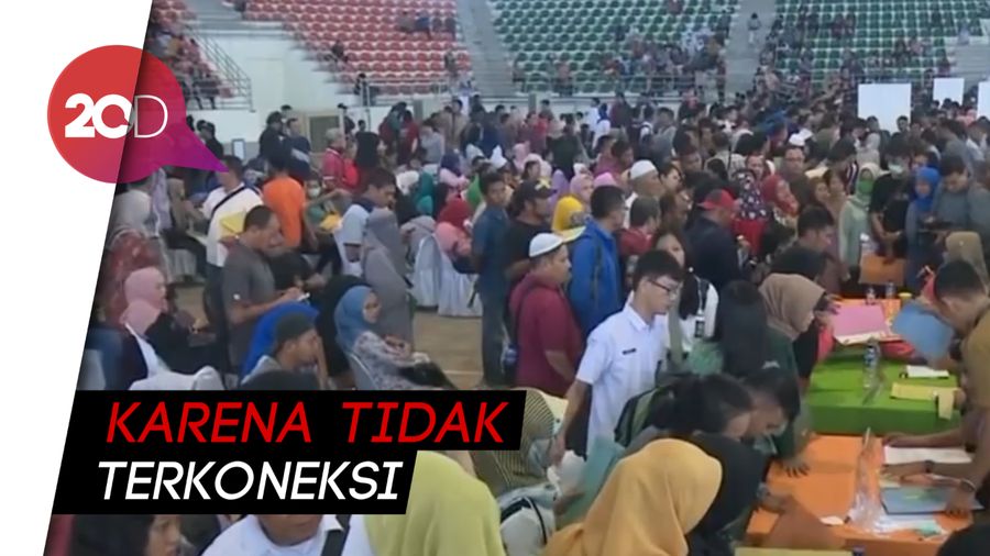 Warga Nias Kecewa Tak Bisa Cetak E-KTP 