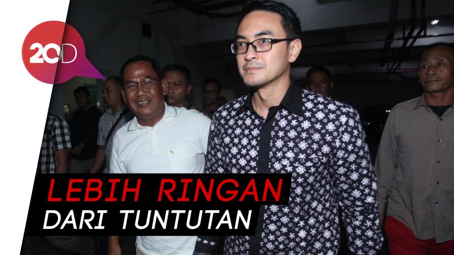 Tok! Zumi Zola Divonis 6 Tahun Bui dan Denda Rp 500 Juta