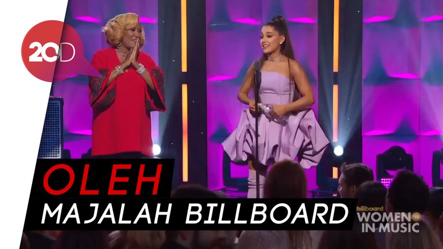 Thank U, Next Bawa Penghargaan Women of the Year untuk Ariana