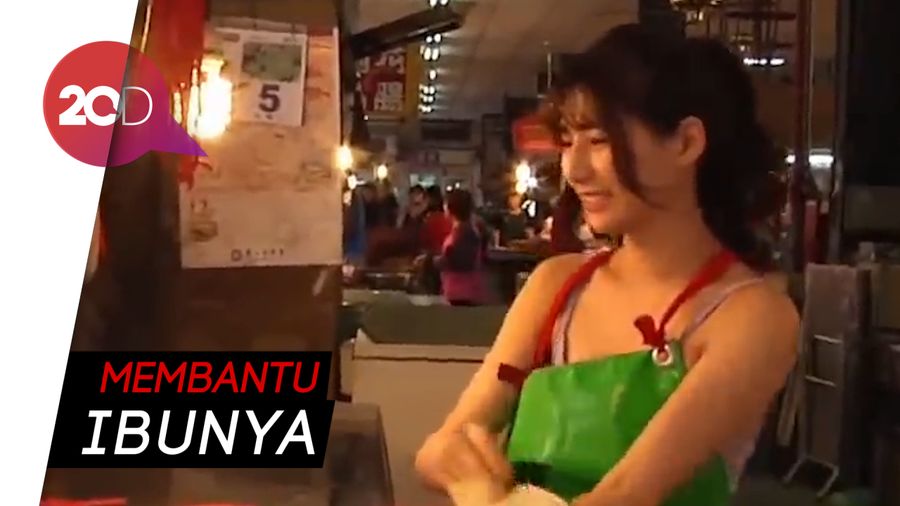 Lihat Aksi Model Cantik Asal Taiwan Jualan Ikan